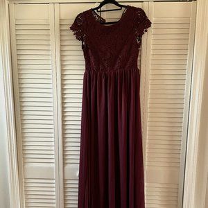 Burgundy Lulus Maxi Dress with Lace Bodice and Open Back -- Medium